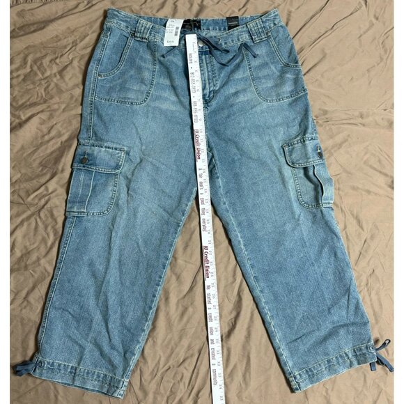 New Venenzia Women's Cargo Capri Jeans Pants Size 16 Light Wash Denim Summer - Picture 3 of 12